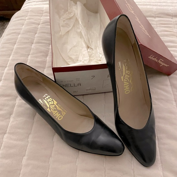 Salvatore Ferragamo SNELLA Navy Calf Heel 7 AAA Made In Italy - Picture 1 of 12